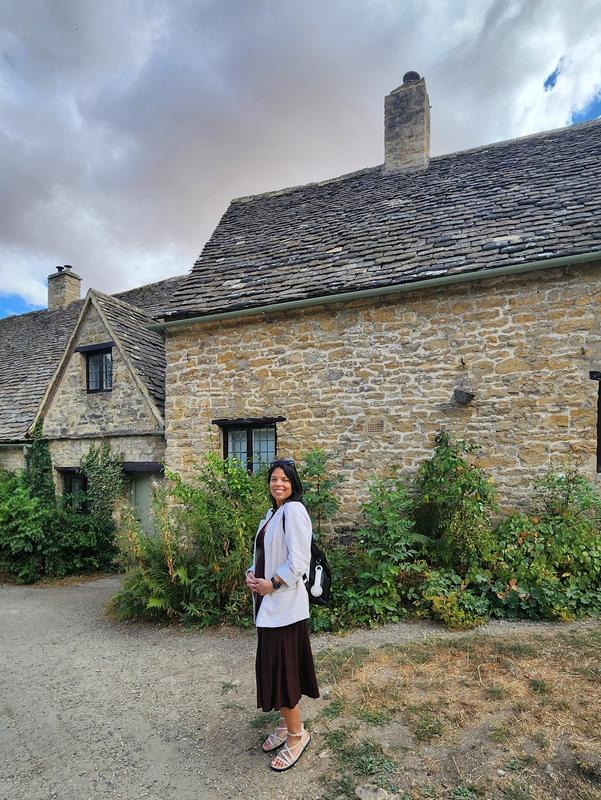 Customer photo for "Very Chic, comfortable great for vacation walking!"