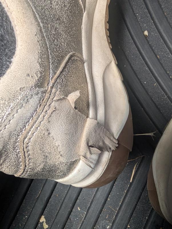 Customer photo for "Geat value and very comfortable but bad leather qu"