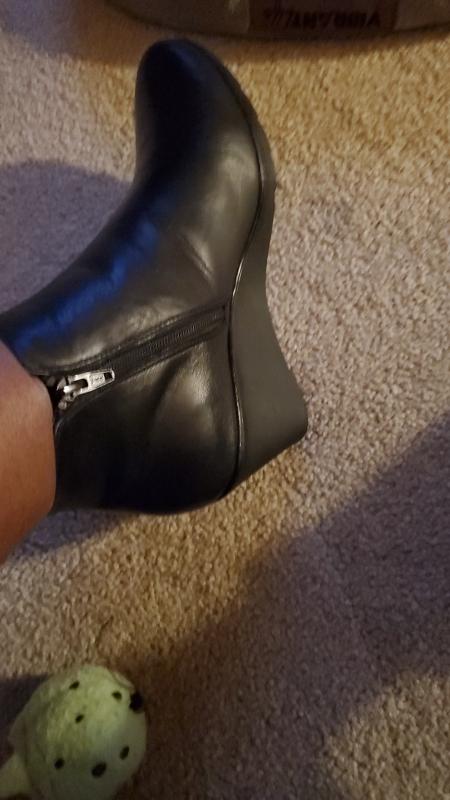 naturalizer wedge boots
