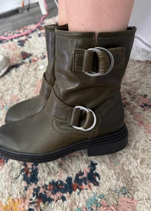 Customer carousel item 1.