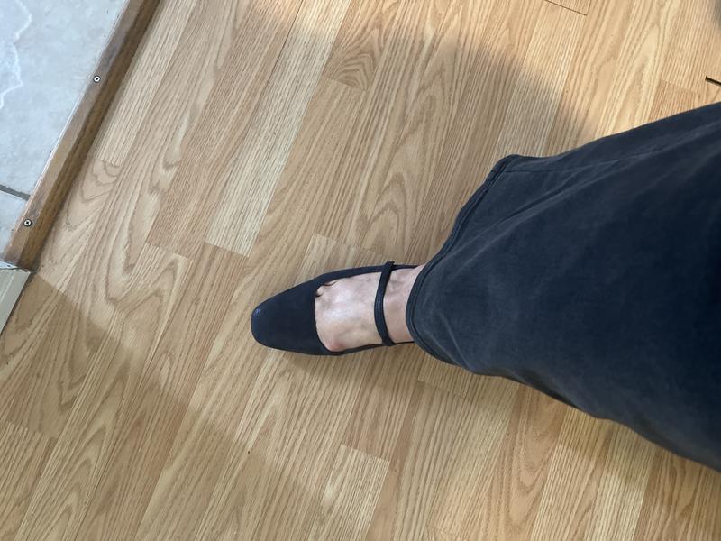 Customer photo for "Unusual Small fit"