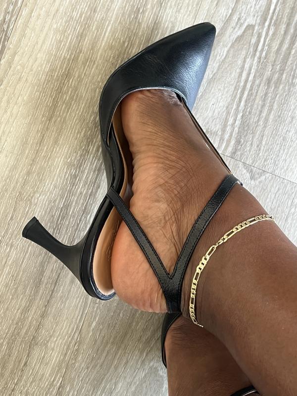 Customer photo for "Disappointing for Wide Feet"