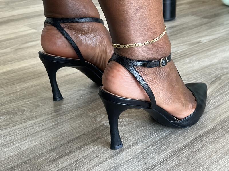 Customer photo for "Disappointing for Wide Feet"