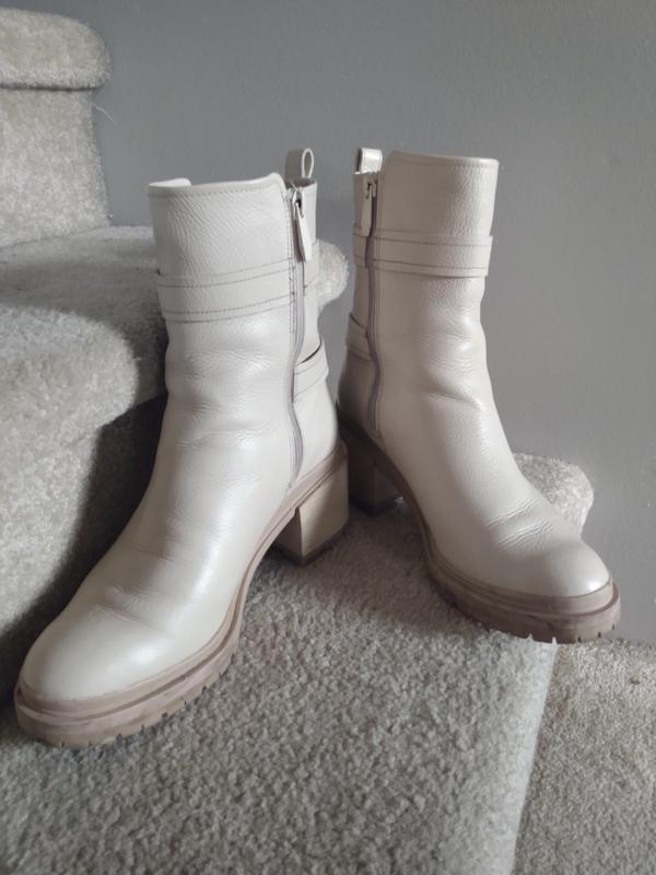 Trina Boots Size 9