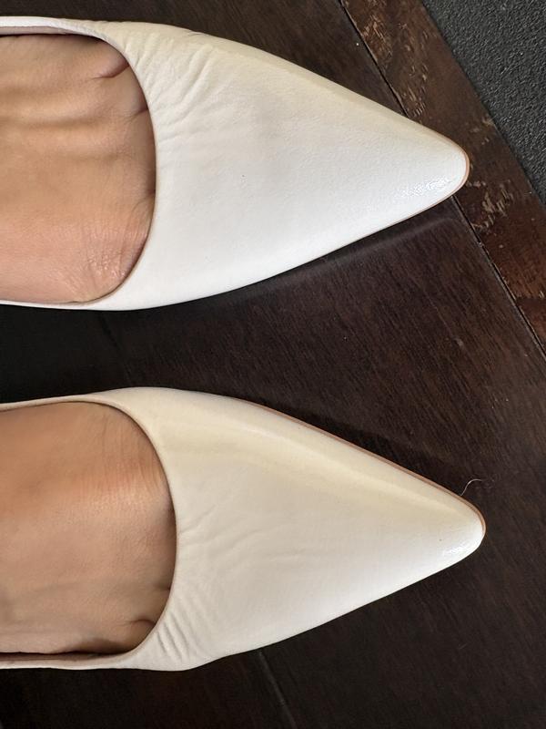 Customer photo for "Poor quality Faux leather"
