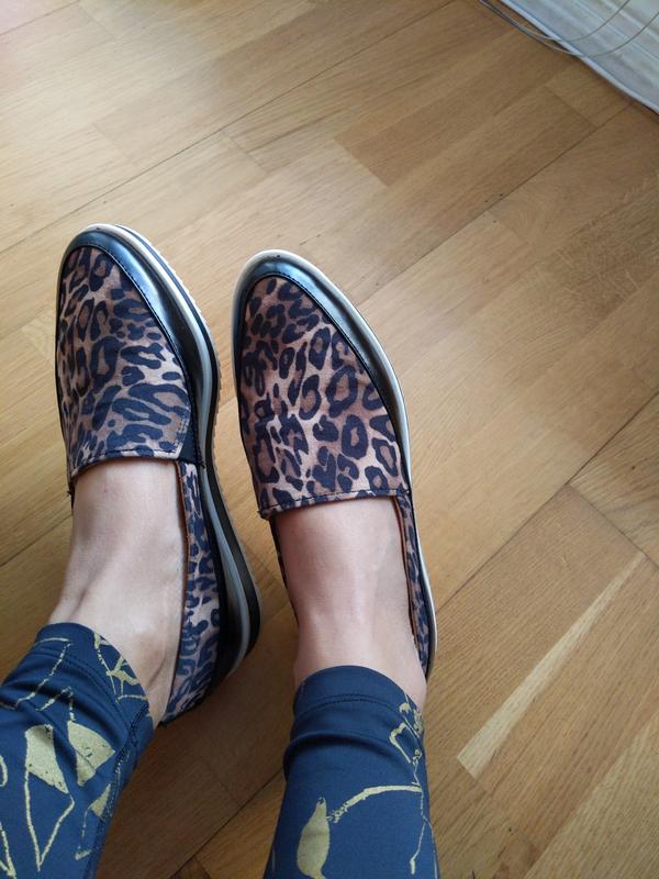 I just recieved it today. It's very stylish,soft and light.