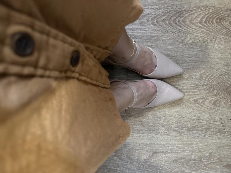 Customer photo for "Heel doesn’t make loud noise on each step!"