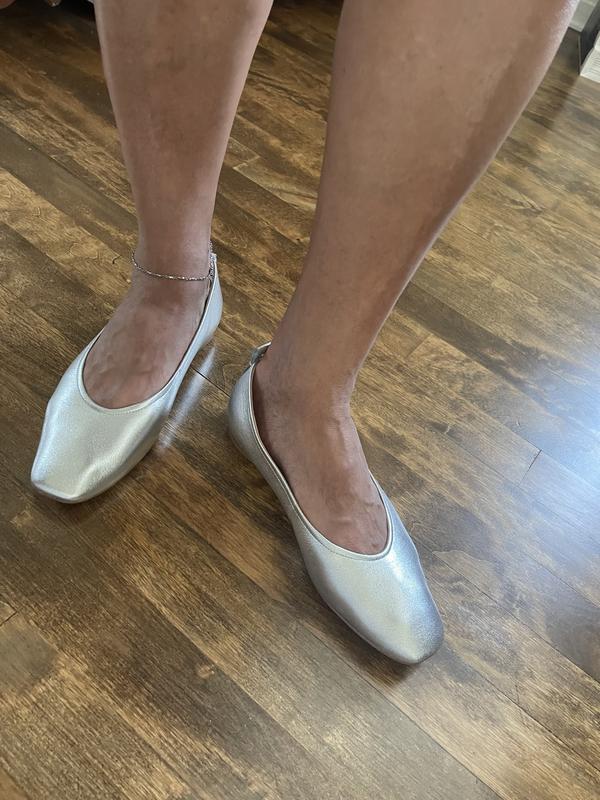 Customer photo for "Very stylish and chic while it is so simple"