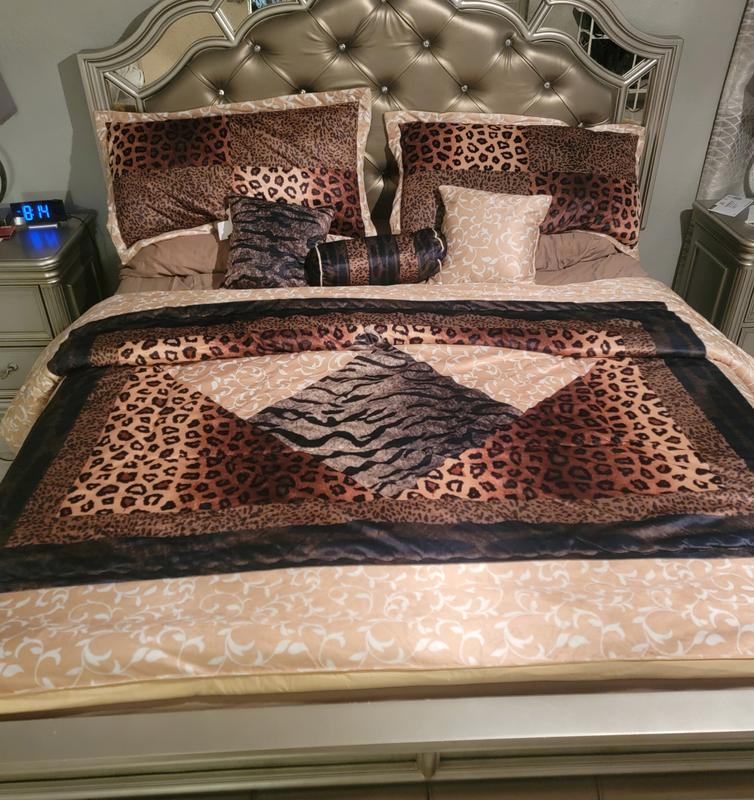 My new comforter set !!