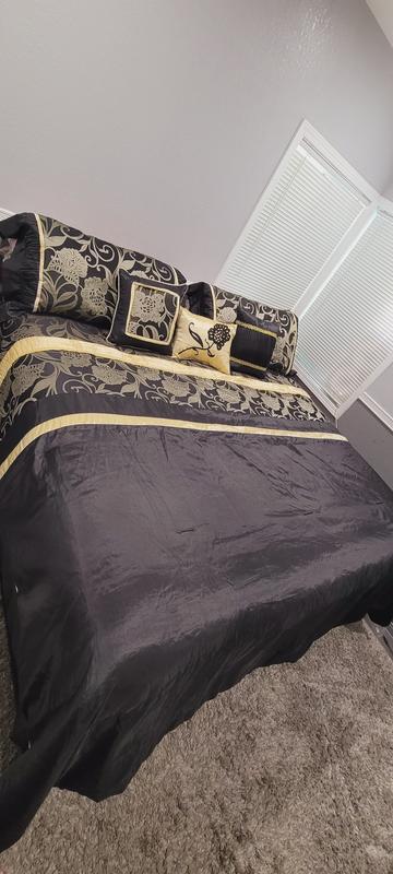 Grand Avenue Sibyl 7-Piece Black/Gold Queen Comforter Set in the