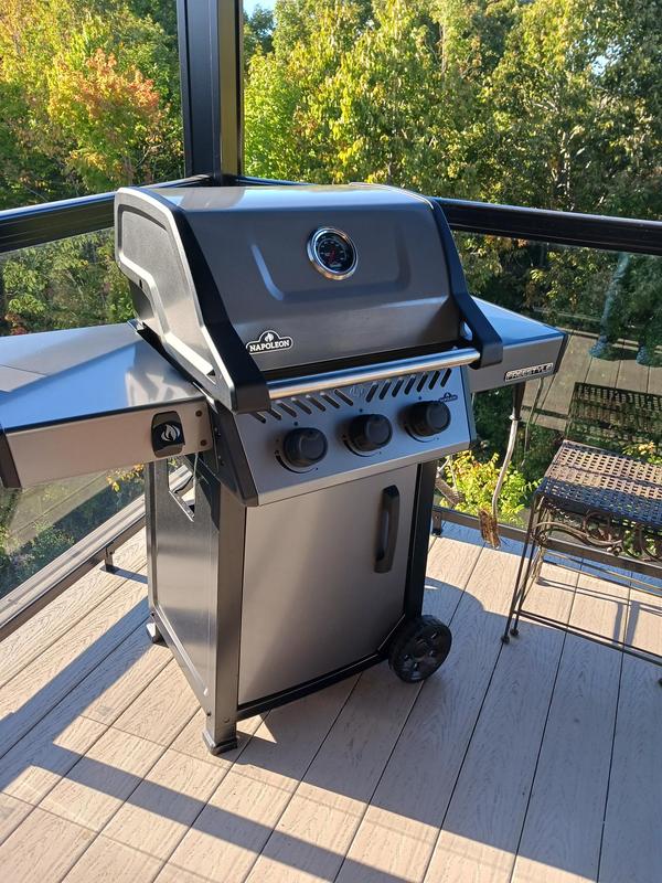 Perfect size for balcony, and those shelves fold down!