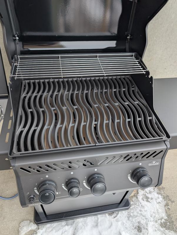 NAPOLEON Rogue XT 425 Matte black 3 -Burner Natural Gas Grill 1