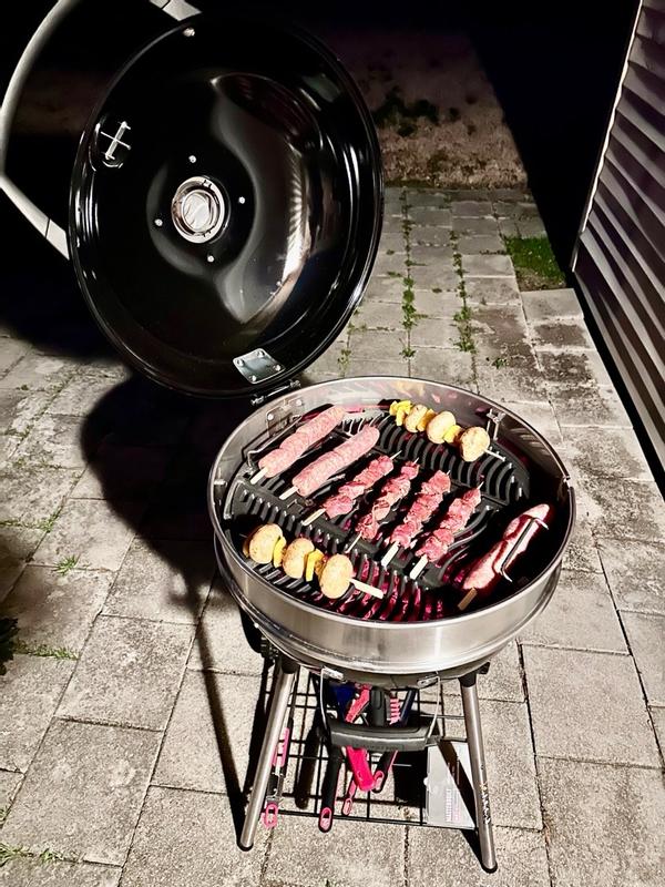 Weber Performer 22-In Charcoal Kettle BBQ Grill with a Folding Side Shelf &  Lid Holder