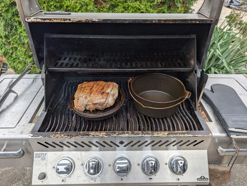 Cast Iron Dutch Oven 4.5qt - 56062 | Napoleon