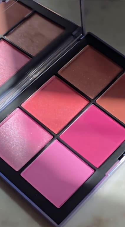 Obsessed with how smooth these blushes blend - the pigment is rich but buildable, and the mix of matte and soft shimmer shades makes it super versatile. The pinks give that fresh, lifted look, and the deeper tones double perfectly as a soft contour. Definitely a go-to palette for an everyday glow or full glam.