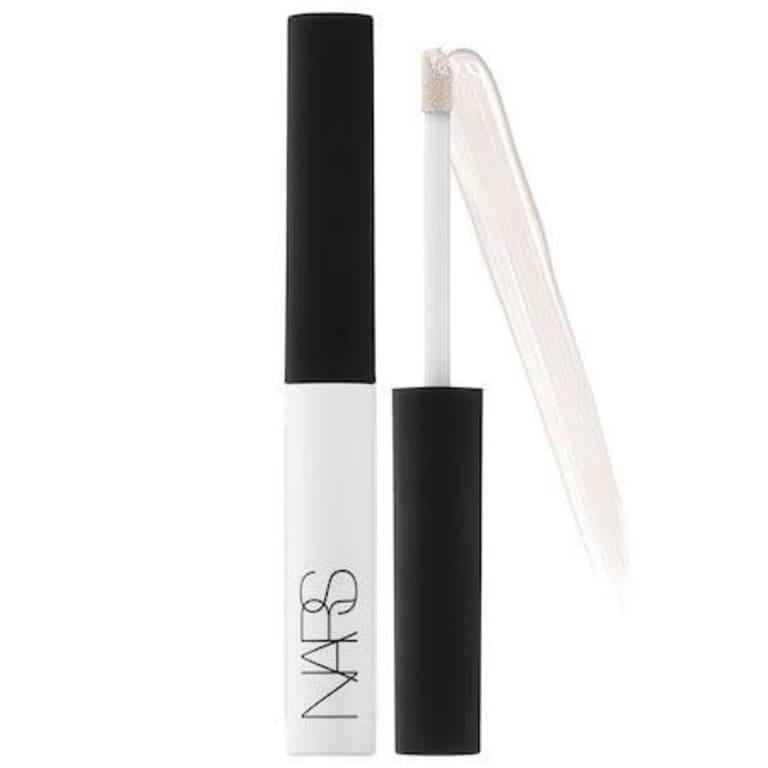 Customer photo for "A staple eyeshadow primer!"