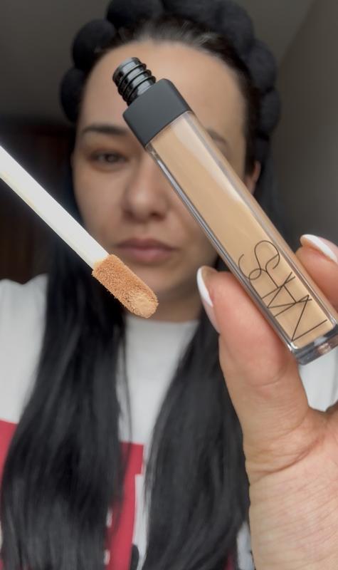 Customer carousel item 6.