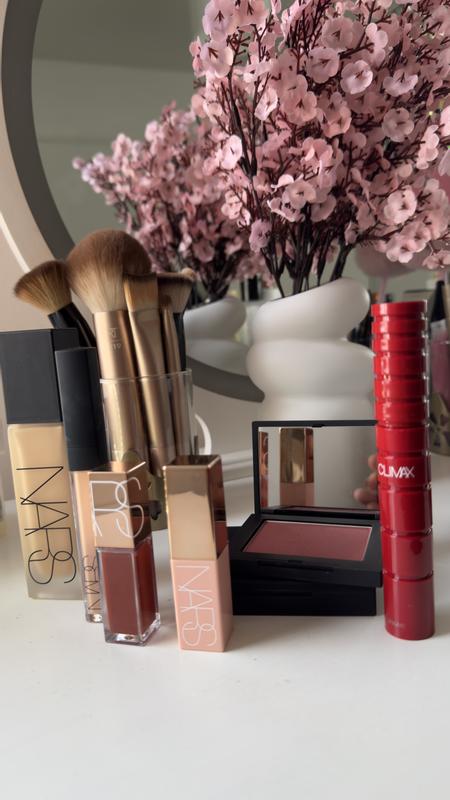 Customer carousel item 3.