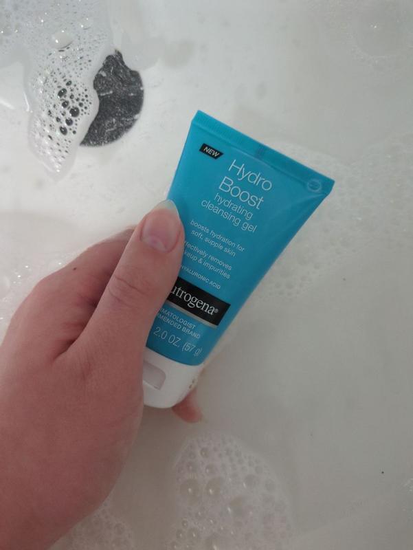 Hydro Boost Gel Cleanser for Hydration NEUTROGENA