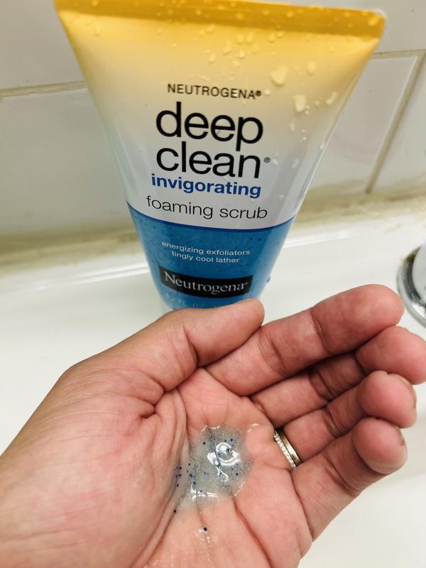 Deep Clean® Invigorating Foaming Face Scrub | Neutrogena®