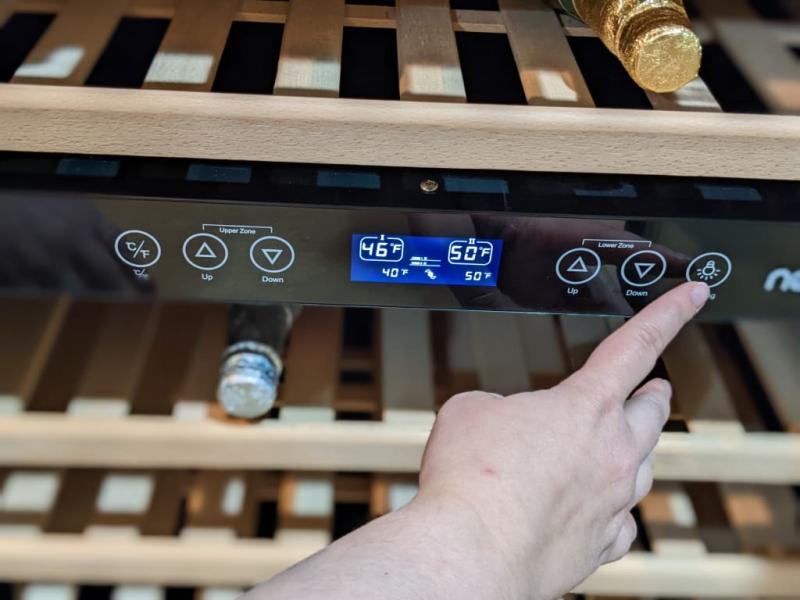 You can set the blue back light between High, low and off with the lightbulb button.