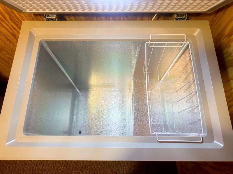 Interior w/ removable basket - so handy!