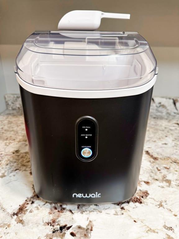 NewAir 44lb. Nugget Factory Refurbished Countertop Ice Maker with  Self-Cleaning Function Black REF-NANGICBK000R - Best Buy