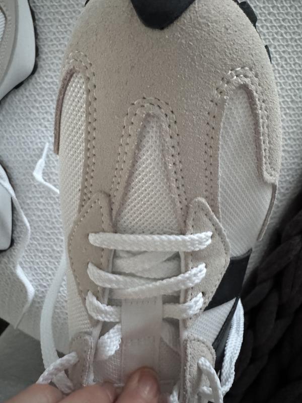 Customer photo for "Incomplete shoe"