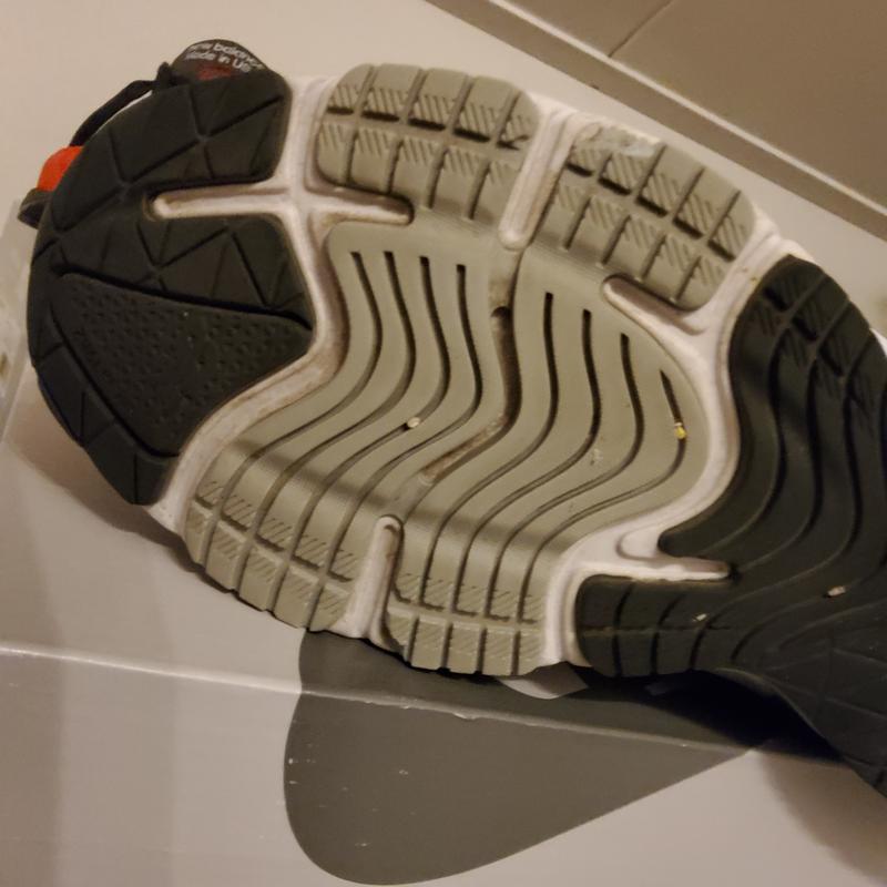 Customer photo for "Bad quality sole."