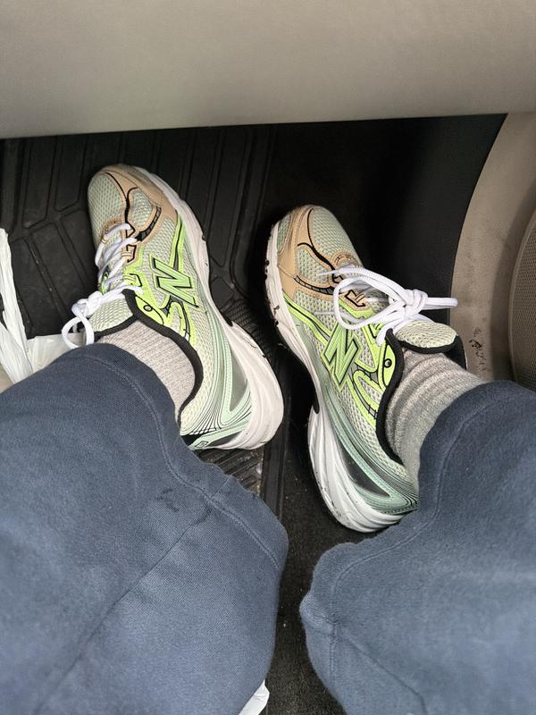 Review Thumbnail Image 0 383531771