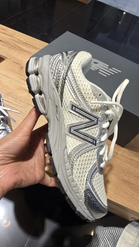 ウォーキング・ランニングウェア New Balance 860V2 New Balance 860V2 ウォーキング・ランニングウェア