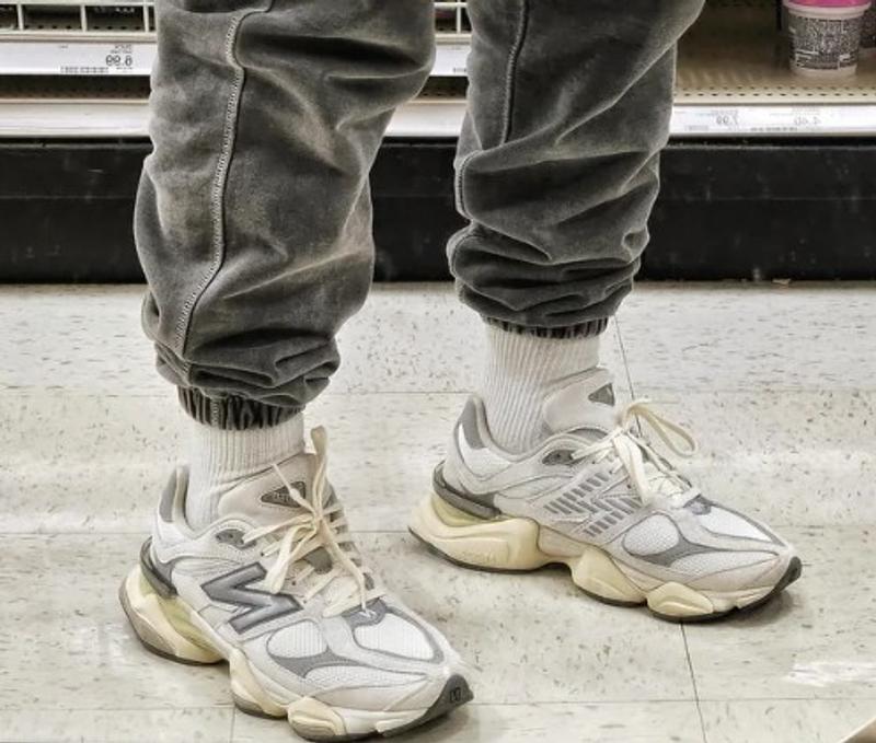 9060 - Joe's New Balance Outlet
