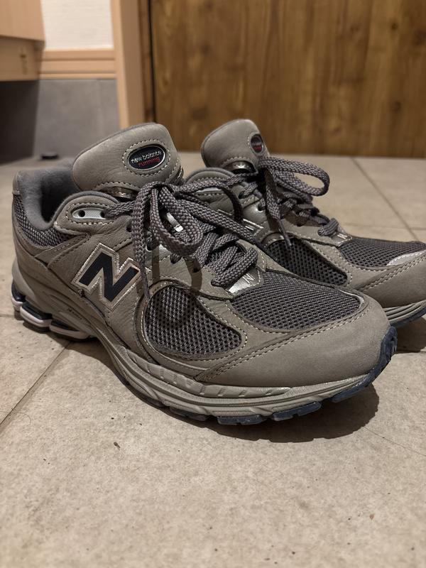 2002R Men's Fashion Sneakers: Style and Comfort Combined