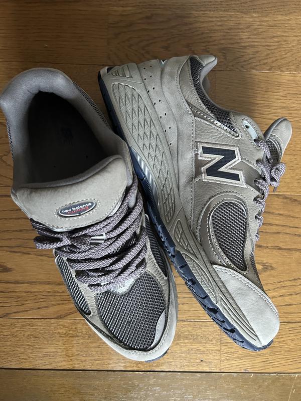 2002R Men's Fashion Sneakers: Style and Comfort Combined