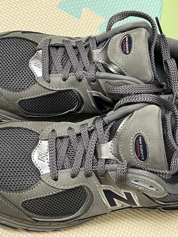 2002R Men's Fashion Sneakers: Style and Comfort Combined