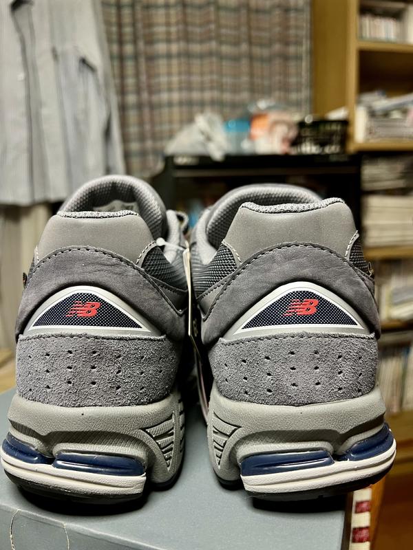 2002R Men's Fashion Sneakers: Style and Comfort Combined