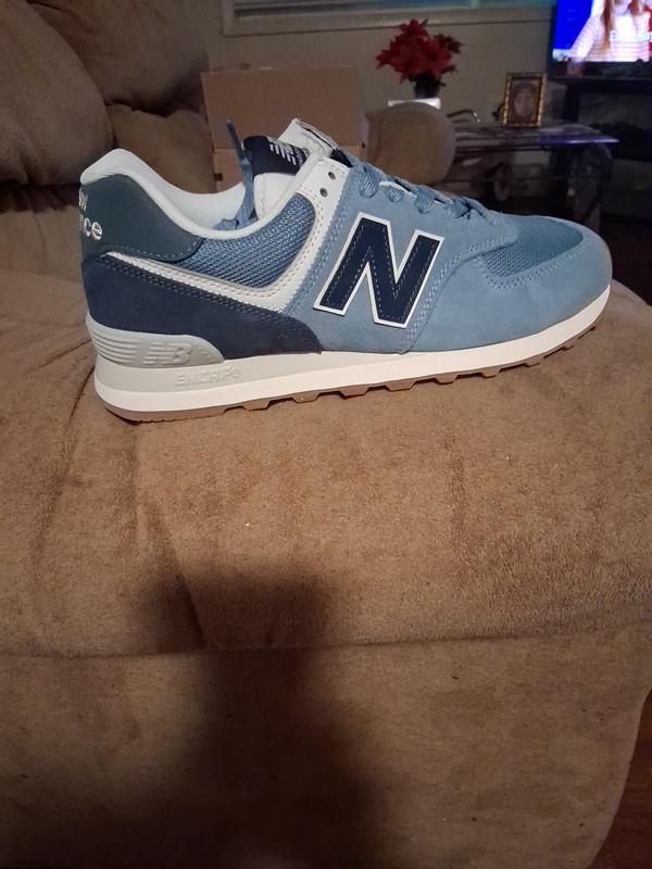 Customer photo for "Carolina blue/navy blue New Balance 574"