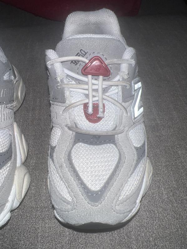 Unthreaded shoe tightener