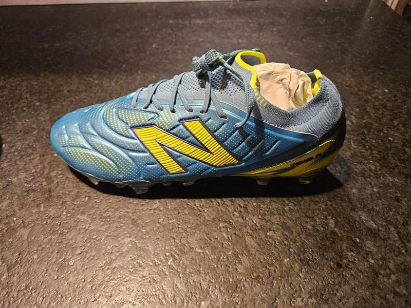 Tekela Team Low Laced FG V5 - New Balance