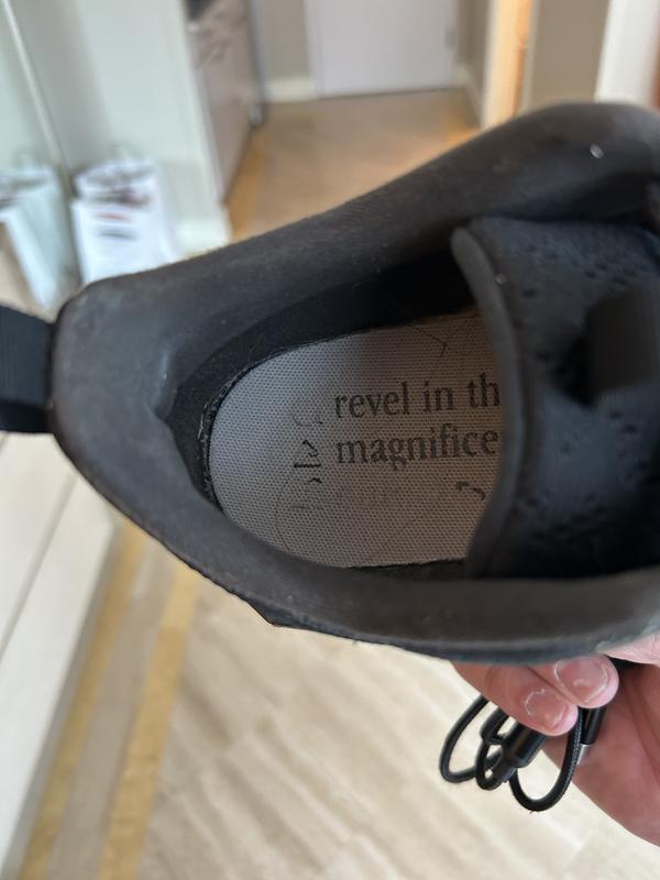 Customer photo for "Garbage. Unsafe & injury prone"