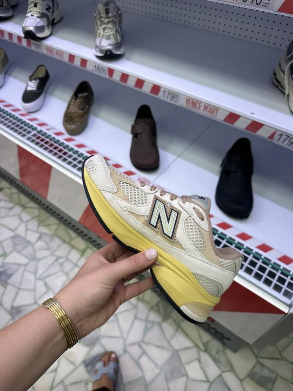 Review Thumbnail Image 0 368168032