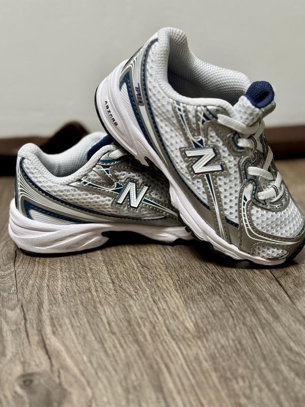 NBTページ New Balance 740 