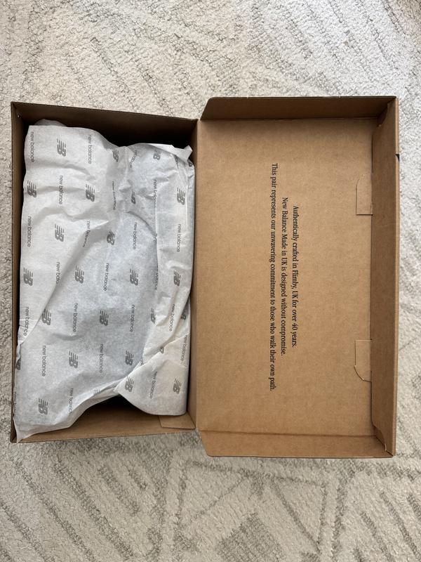 Customer photo for "Fits more narrow than 990v6"