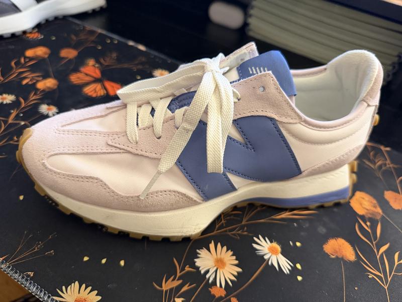 Shop Women's 327 Lifestyle Shoes Online - New Balance