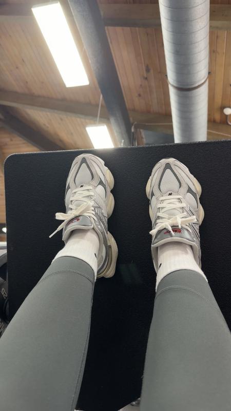 Review Thumbnail Image 0 384730941