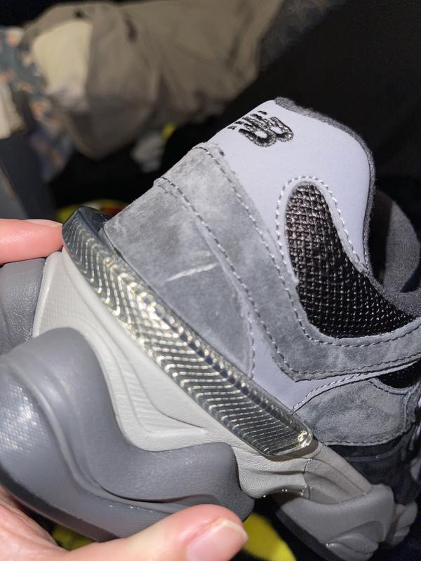 New Balance 9060 Unisex Shoe Sea Salt/Silver | Hibbett
