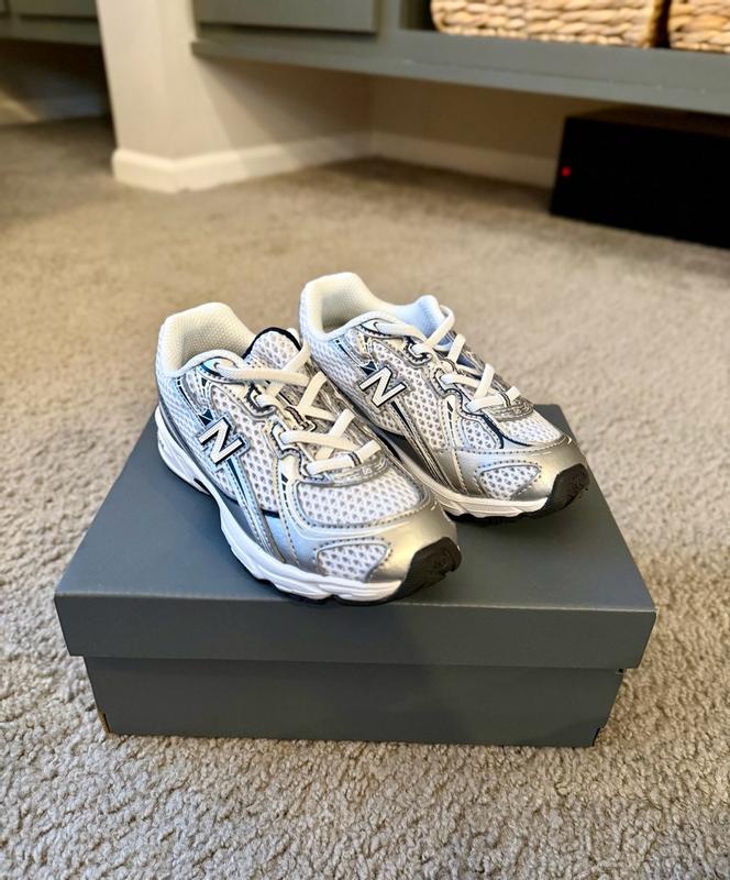 New Balance 740 