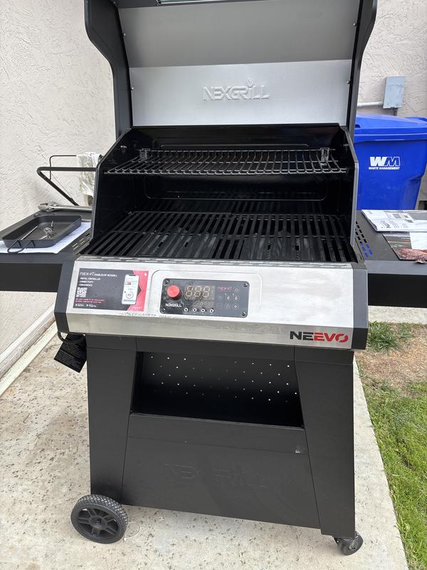 Neevo 720 Smart Grill | Nexgrill