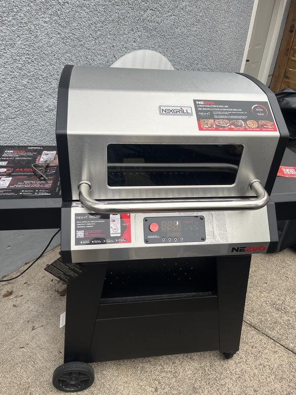 Neevo 720 Smart Grill | Nexgrill