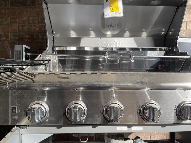Deluxe 6-Burner Gas Grill - Searing Side Burner & Rotisserie